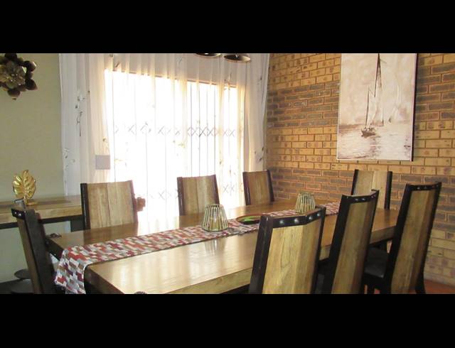 4 BEDROOM HOUSE FOR SALE IN GLENVISTA